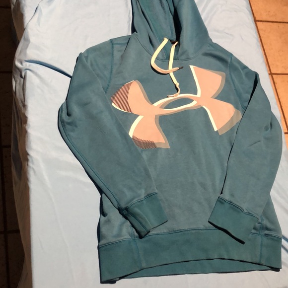 ⭐️⬇️ Under Armour Women’s Athletic Sweatshirt/Hoodie - Picture 3 of 8